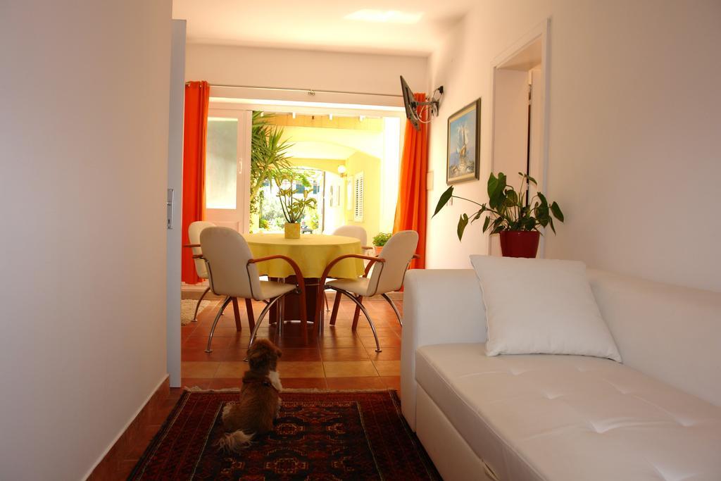 Apartments Iva Orebić Rom bilde