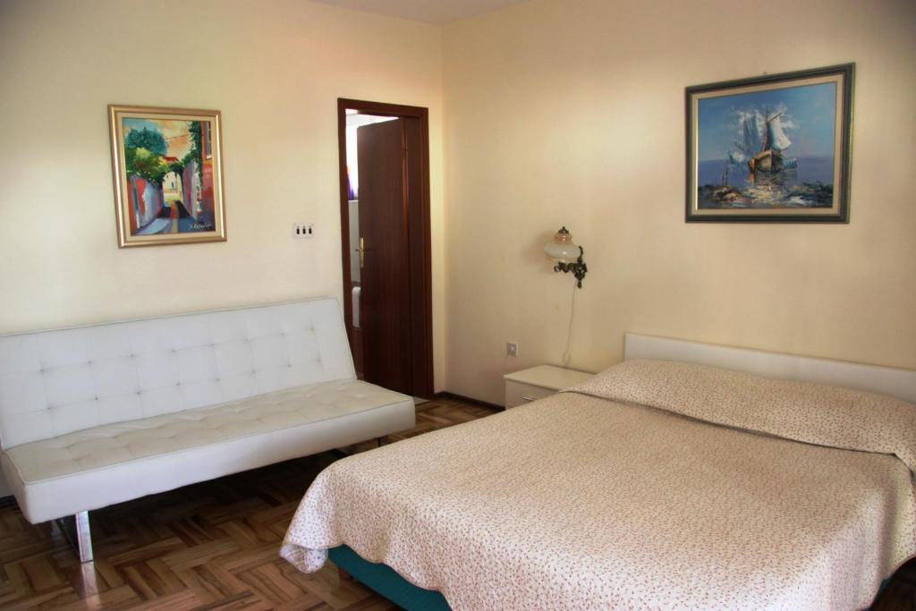 Apartments Iva Orebić Rom bilde